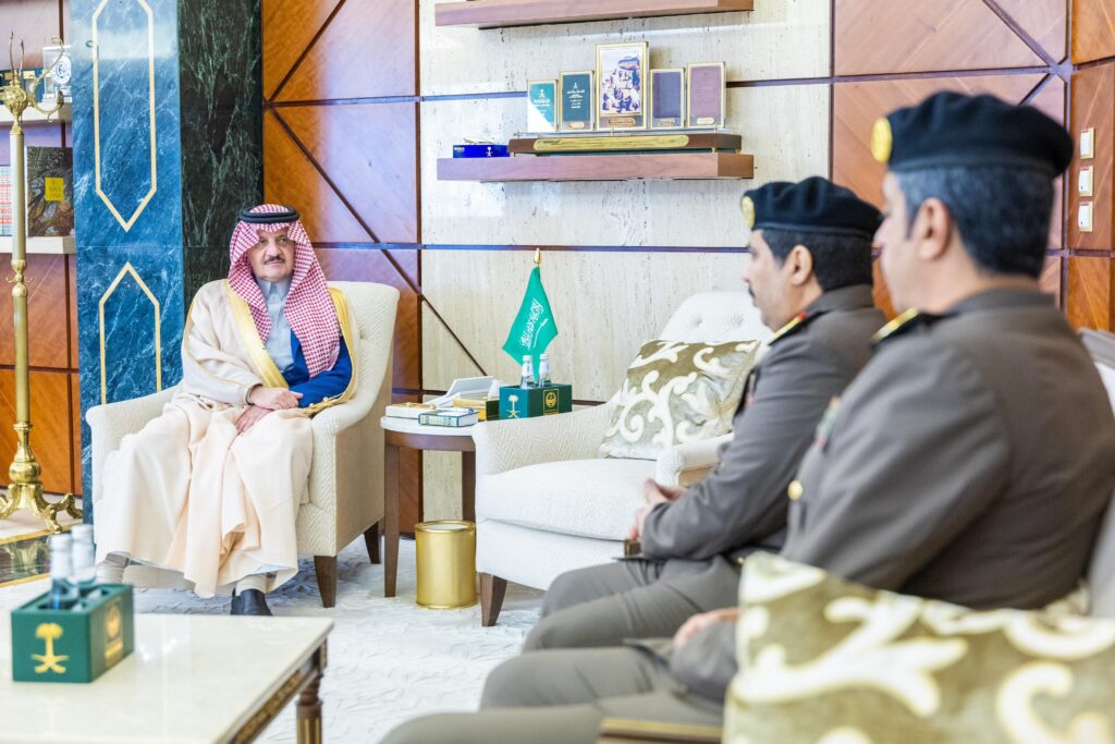 أمير الشرقية يستقبل مدير شرطة المنطقة